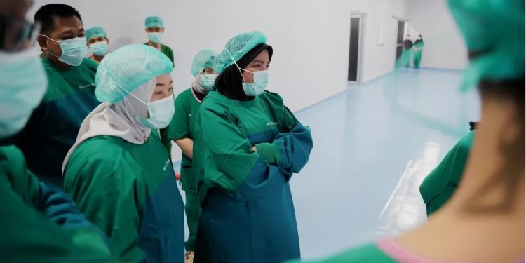 HUT Bandar Lampung, Walikota Eva Buka Acara Bakti Sosial Operasi Katarak dan Sunat Massal