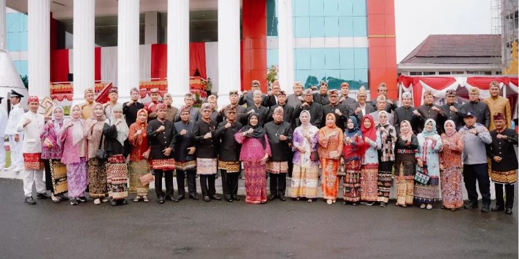 Walikota Eva Pimpin Upacara HUT Kota Bandar Lampung dan Ziarah Ke Makam Pahlawan