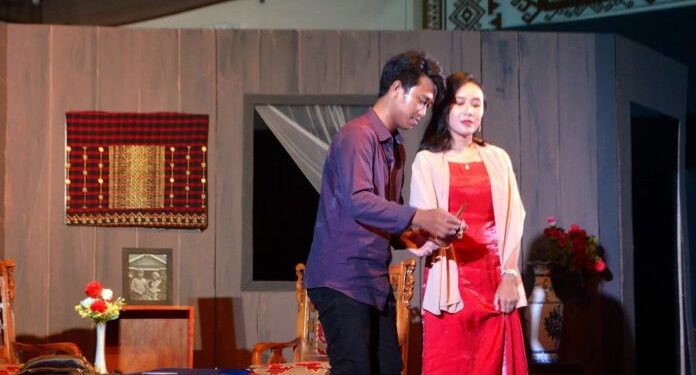 Dies Natalis ke-24, KSS FKIP Unila Gelar Pertunjukkan Arshabumi