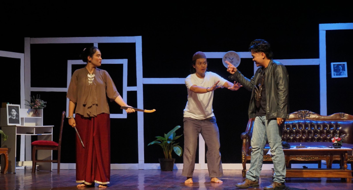 Sekubal Unila Lestarikan Bahasa Lampung Lewat Pertunjukan “Nganar”