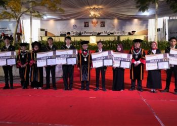Rektor Itera Anugerahkan OZT dan OZTa 4.0 Award Kepada Mahasiswa Inovatif dan IPK Sempurna