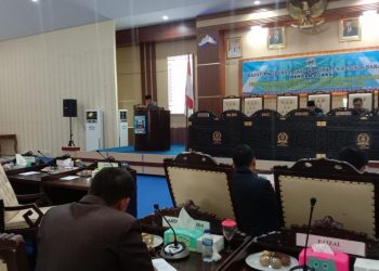 Fraksi-Fraksi DPRD Pesibar Soroti Ranperda APBD Perubahan Tahun 2024