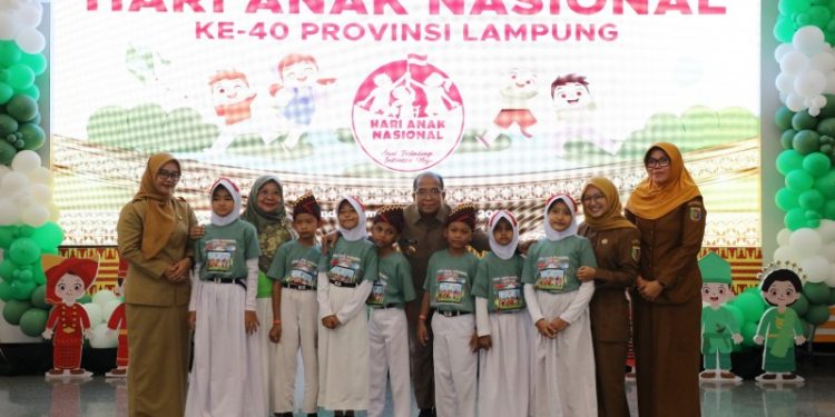Pj. Gubernur Samsudin Hadiri Peringatan Hari Anak Nasional ke-40 Tahun 2024 di Aula Mahan Agung