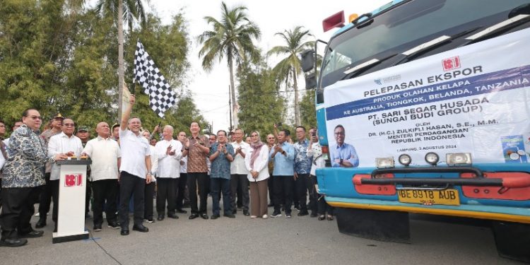 Mendag Zulkifli Hasan Bersama Pj. Gubernur Samsudin Lepas Ekspor Olahan Kelapa PT. Sari Segar Husada