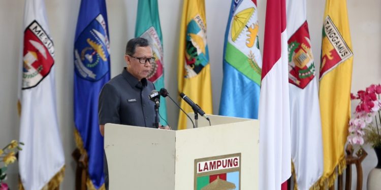 Sekdaprov Sampaikan Jawaban atas Pemandangan Umum Fraksi DPRD terhadap Raperda Perubahan APBD Lampung 2024