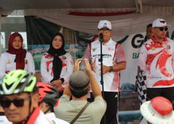 Pj. Gubernur Samsudin Lepas 2000 Peserta “Gowes Bareng” Menuju Kota Baru