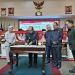 Pj. Gubernur Lampung dan Ketua DPRD Tandatangani Persetujuan Bersama Raperda APBD Tahun 2025