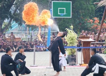 Aksi Beladiri Meriahkan Upacara HUT ke-63 Pramuka di Al Kautsar