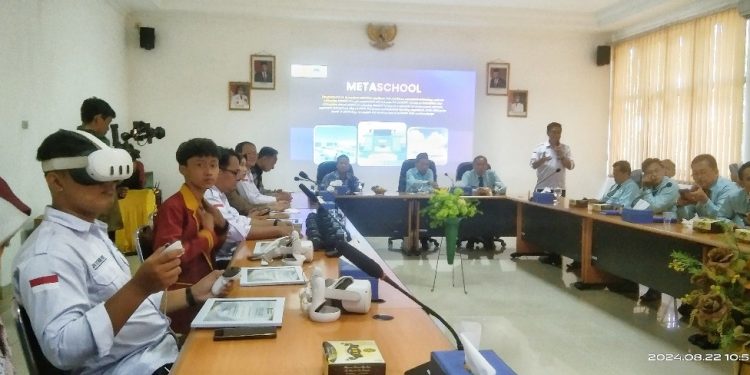 UTI Luncurkan Metaschool SMA Al Kautsar, Sekolah Metaverse Pertama di Indonesia