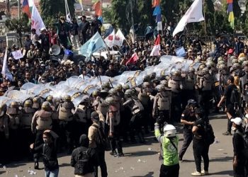 Demo Mahasiswa Lampung Kawal Keputusan MK Sempat Ricuh