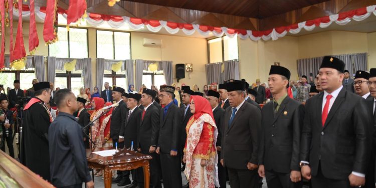 35 Anggota DPRD Kabupaten Lampung Barat Resmi Dilantik, Ini Daftarnya