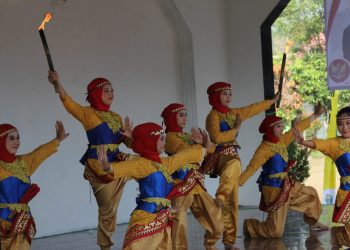 Tari “Muli Gires” Pukau Ratusan Siswa SMAN 1 Tanjung Bintang