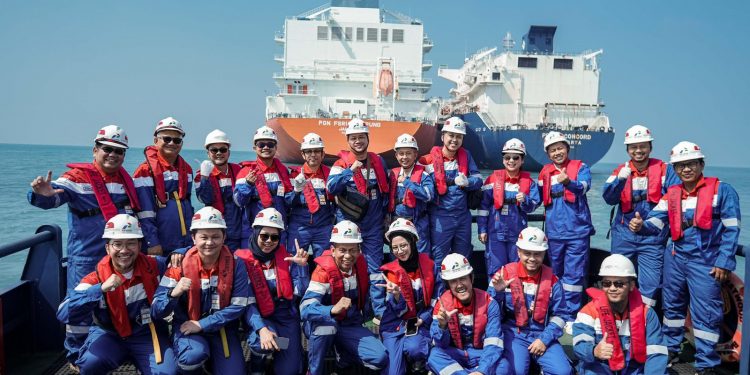 Kunjungi Terminal LNG FSRU Lampung, Asosiasi Industri Jadi Saksi Penyaluran LNG