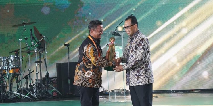 Pemerintah Provinsi Lampung Raih Penghargaan Wahana Tata Nugraha 2024