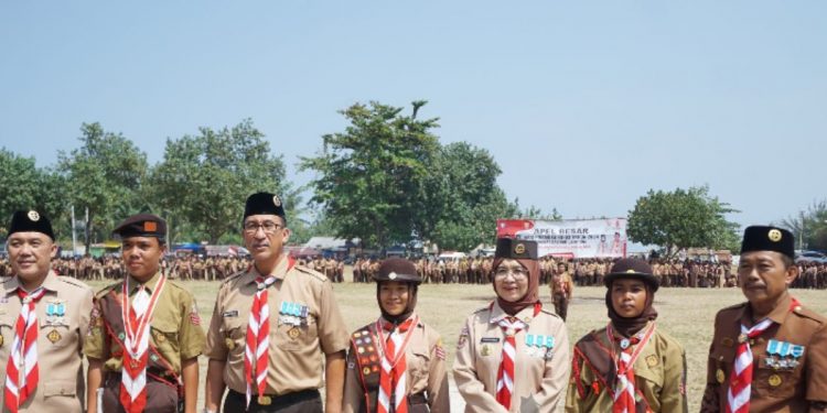 Kwarcab Gerakan Pramuka Kabupaten Pesibar Gelar Upacara Penutupan Perkemahan di Lapangan Merdeka