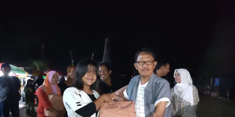 Bupati Agus Istiqlal Tutup Turnamen Bola Voli Putri TP-PKK Pesibar