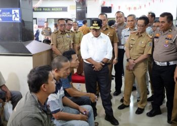 Pj. Gubernur Samsudin Tinjau Pelaksanaan Program Pemutihan Pajak Kendaraan Bermotor