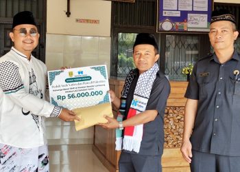 Peringati Maulid Nabi, SMP Al Kautsar Donasi Rp56 Juta Untuk Palestina