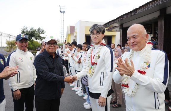 Pj. Gubernur Samsudin Sambut Kontingen PON Berhasil Membawa Pulang 68 Medali