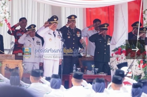 Bupati Pesibar Agus Istiqlal Pimpin Upacara Peringatan HUT RI Ke-79