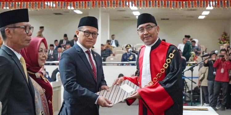 Politisi Gerindra Ahmad Giri Akbar Resmi Jabat Ketua DPRD Lampung