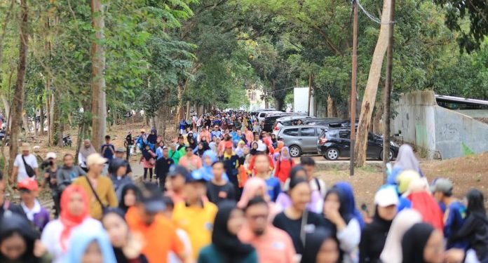 Jalan Sehat Dies Natalis ke-59 Diikuti Ratusan Keluarga Besar Unila