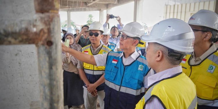 Sekda Provinsi Lampung Tinjau Progres Pembangunan Masjid Al-Bakrie