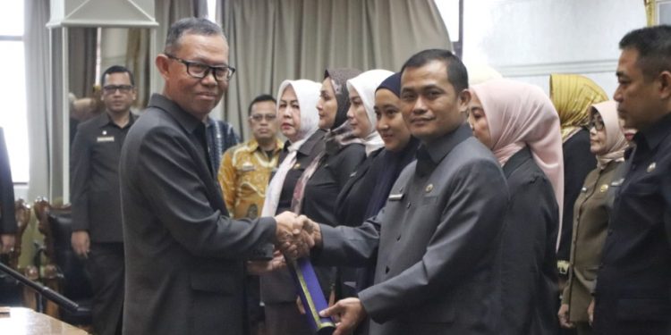 28 Pejabat Administrator dan Pengawas Dilingkungan Pemerintah Provinsi Lampung Dilantik