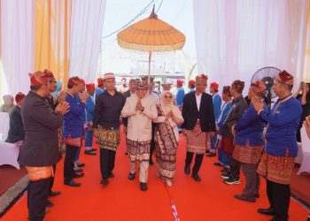 Pj. Gubernur Lampung Hadiri Upacara Adat Angkon Anak