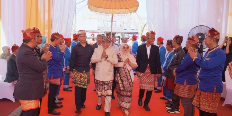 Pj. Gubernur Lampung Hadiri Upacara Adat Angkon Anak