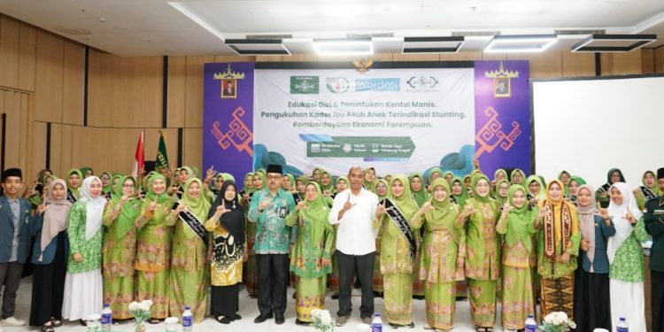 PP Muslimat NU Helat Edukasi Gizi dan Pengukuhan Ibu Asuh Stunting 