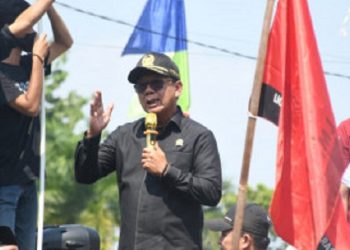 Ketua DPRD Lampung Temui  Aksi Mahasiswa Tolak Revisi Keputusan MK