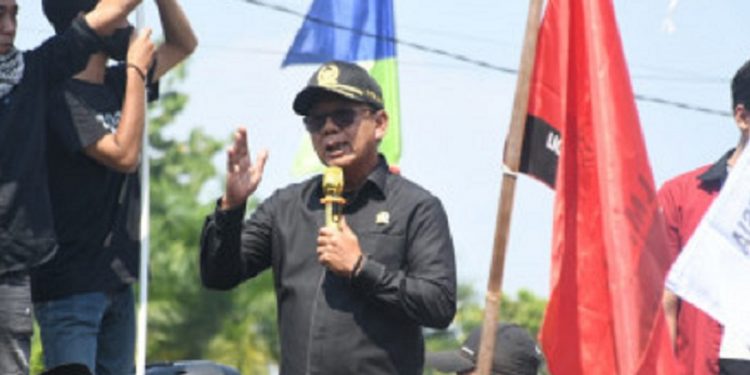 Ketua DPRD Lampung Temui  Aksi Mahasiswa Tolak Revisi Keputusan MK