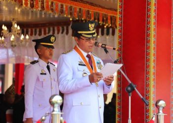 Pj. Bupati Nukman Menjadi  Inspektur Upacara Peringatan HUT Ke-33 Lampung Barat