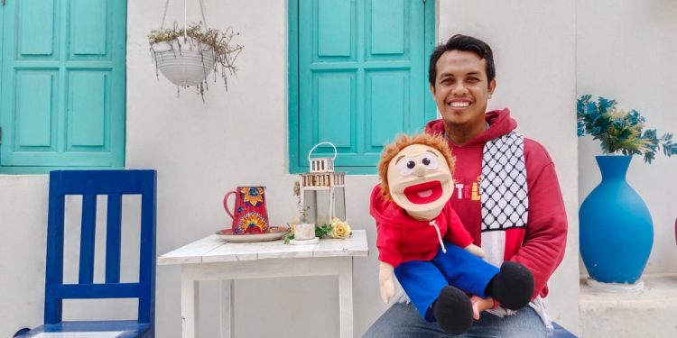 Jarwo Songha, Pendongeng Lampung yang Kenalkan Bahasa dan Sastra Lisan Lampung