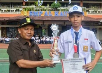 SMP Al Kautsar Apresiasi Atlet Peraih Medali Perak Kejurnas Pencak Silat Remaja 2024