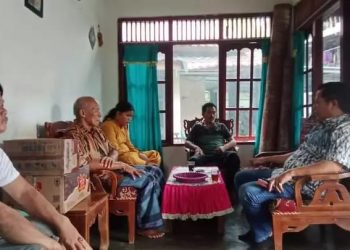 Anggota DPRD Kabupaten Pesisir Barat  Mulyadi Kunjungi Rumah Korban Bullying