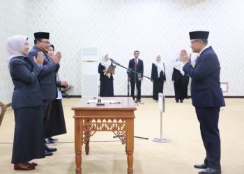 Rektor Unila Lantik Dekan FISIP dan FH