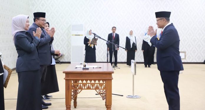 Rektor Unila Lantik Dekan FISIP dan FH