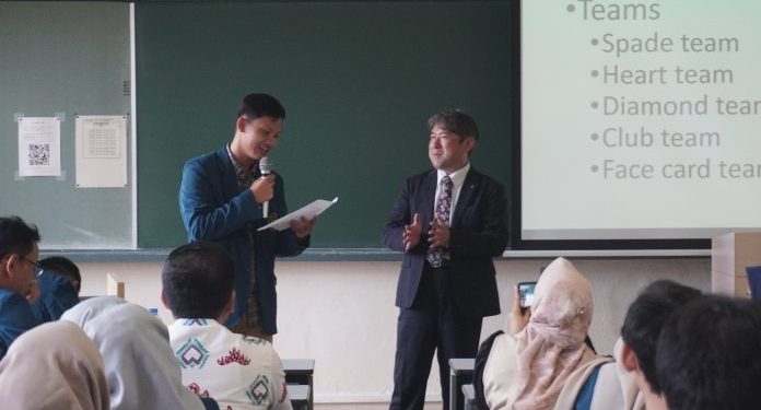 Mahasiswa Magister FEB Unila Field Study ke Osaka-Kyoto