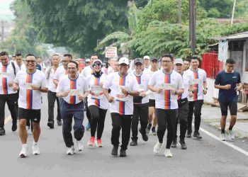 Pj. Gubernur Samsudin Lepas Peserta Gerakan Nasional Cerdas Keuangan (Gencarkan ) Run 2024