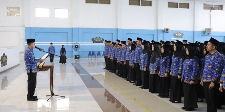 Pj. Sekdaprov Lampung Lantik Pejabat Fungsional dan Serahkan 140 SK PNS