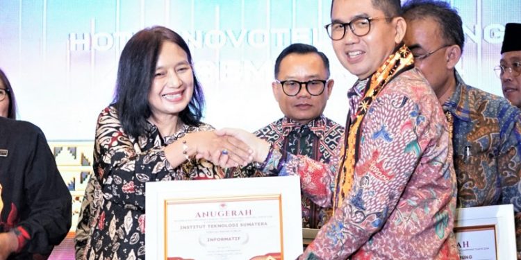 Itera Kembali Raih Predikat “Informatif” pada Anugerah Keterbukaan Informasi Publik Provinsi Lampung