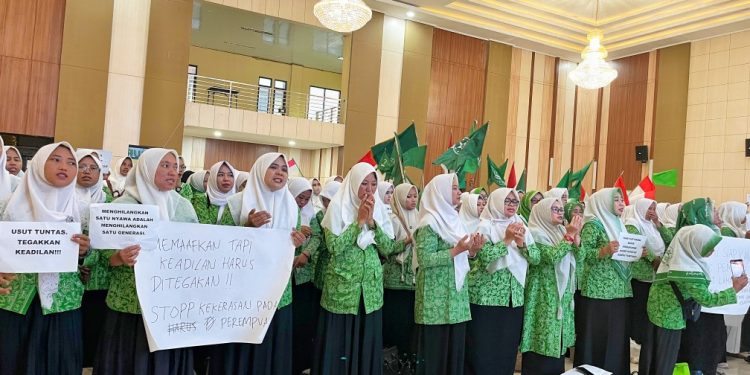 Ratusan Kader Fatayat NU Desak Polda Lampung Segera Ungkap Pelaku Pembunuhan Riyas Nuraini