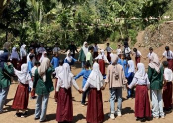 “Kaleidoskop Dunia” TurunTangan Bangkitkan Semangat Baca dan Cita-Cita Siswa Pelosok Desa