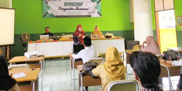 Dosen UMM Perkuat Kompetensi Numerasi Guru SMKS Al Fajar Kasui Way Kanan