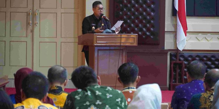 Pj. Sekdaprov Lampung Buka Rakor Tim Koordinasi Penanggulangan Kemisikinan