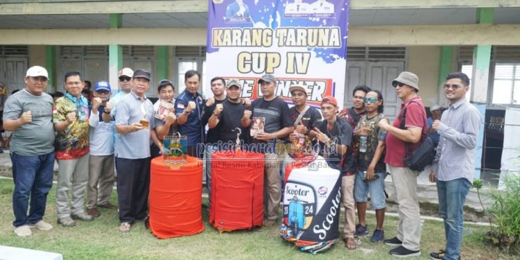 Pj Sekdakab Pesibar Buka lomba Kicau Mania