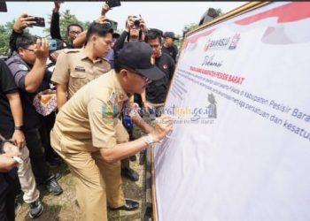 Bupati Pesibar Hadiri Deklarasi Kampanye Pilkada Damai di Lapangan Labuhan Jukung