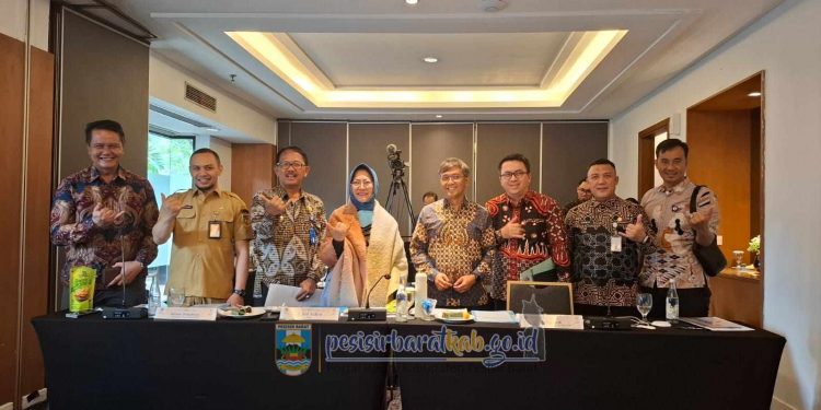 Bupati Pesisir Barat Hadiri presentasi Kemendagri